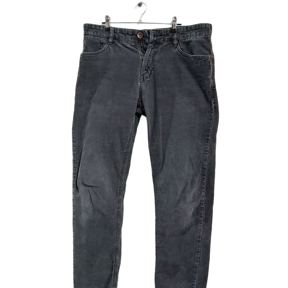 Black Tommy Hilfiger jeans